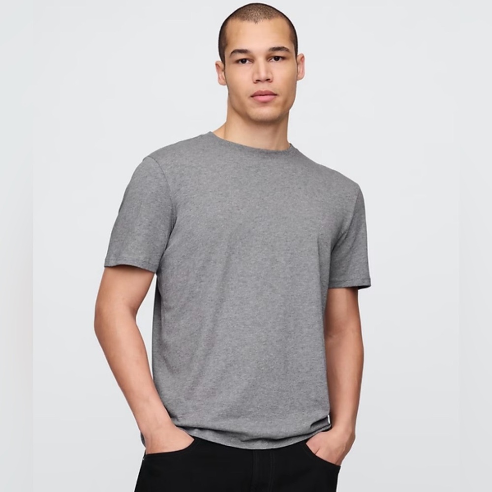 GAP Tee - Picture 2 of 4